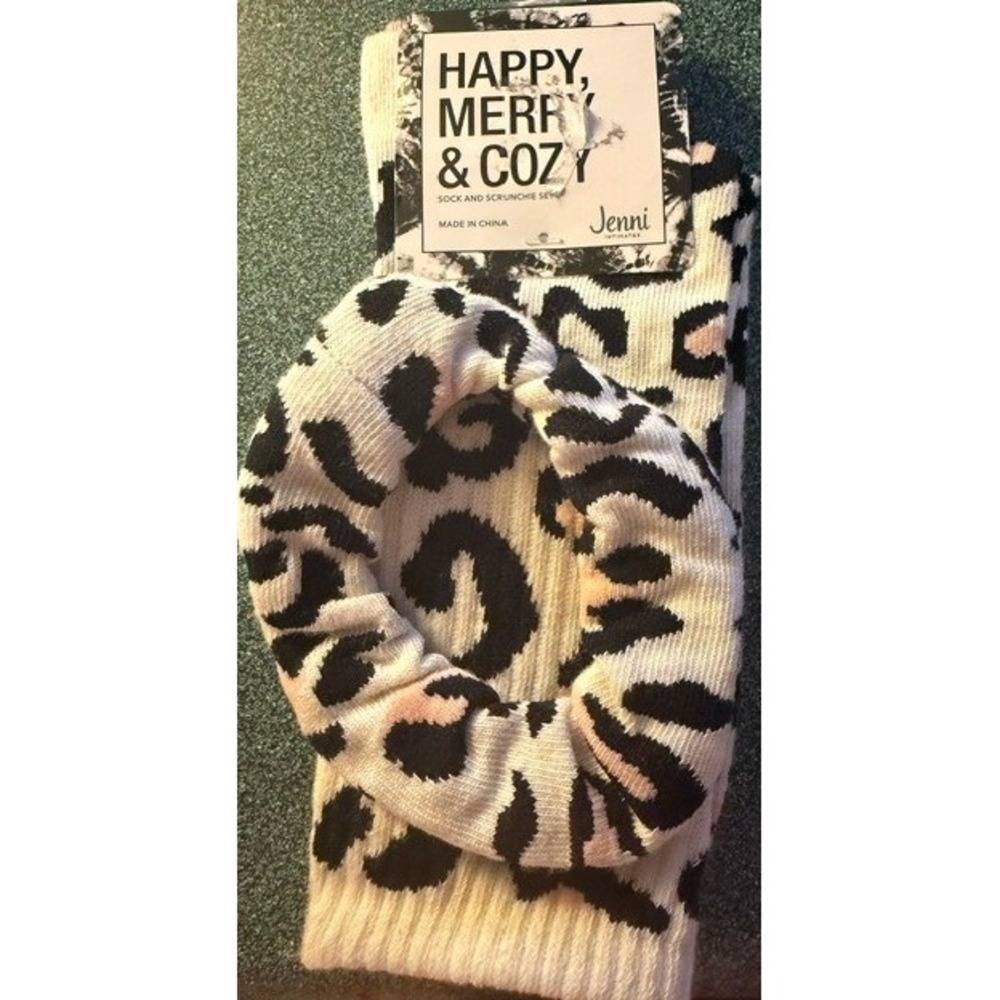 Jenni Intimates Womens Leopard Print Sock and Scrunchie Set Pink White 100134263